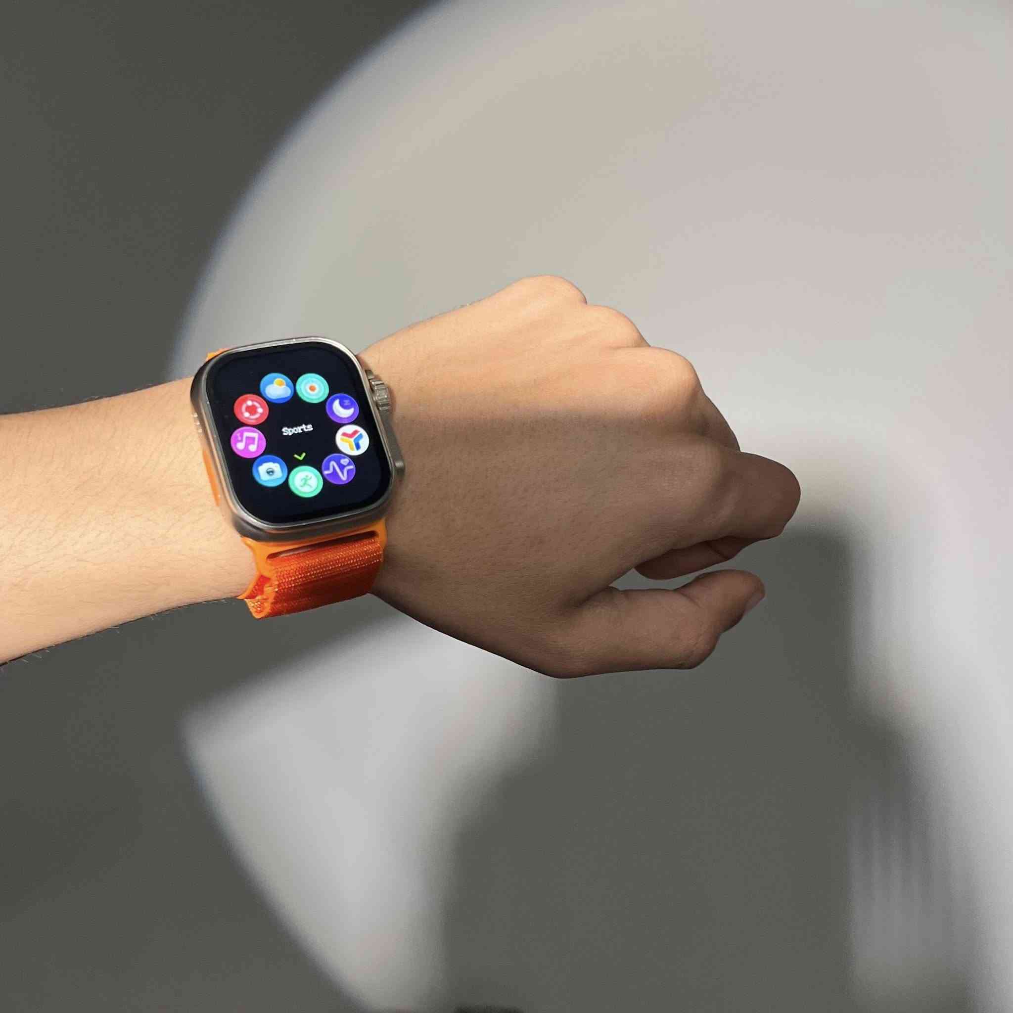ساعة T3000 Ultra الذكية 49MM – إصدار 7+2 مع سماعات لاسلكية

ساعة ذكية متعددة الوظائف بتصميم رياضي مع هيكل معدني 49 ملم، تأتي ضمن باكج 7+2 مع سماعات لاسلكية، لتمنحك تجربة استخدام عملية في التمارين والتنبيهات اليومية.

• شاشة قياس 49MM مع هيكل معدني وسوار رياضي

• تدعم المكالمات عبر البلوتوث وتشغيل الموسيقى

• مراقبة معدل ضربات القلب وضغط الدم والنوم

• أوضاع رياضية متعددة مع حساب الخطوات والمسافة والسعرات

• عرض الإشعارات والرسائل مع منبه ذكي وتنبيه قلة الحركة

• ميزة رفع اليد لإضاءة الشاشة والعثور على الهاتف

• الموديل: T3000 Ultra
• المقاس: 49MM
• الإصدار: 7+2
• نوع الهيكل: Metallic Case
• نوع السوار: Sport Band
• يدعم:
 • Bluetooth Call
 • Bluetooth Music
 • Heart Rate Monitoring
 • Blood Pressure Monitoring
 • Sleep Monitor
 • Multi-Exercise Mode
 • Short Message Reminder
 • Find Phone
 • Raise Hand Bright Screen
• التطبيق: Hiwatch Pro

محتويات العلبة:
• ساعة ذكية T3000 Ultra
• 7 سوارات
• كيبل شحن
• دليل استخدام
• سماعات لاسلكية داخل علبة شحن

السعر القطعة الواحدة : 15000د.ع 
التوصيل جميع محافظات العراق


**إذا كنت صاحب هذا الإعلان وتريد حذفه لأي سبب، رجاءا أرسل رسالة إلى الدعم الفني**
