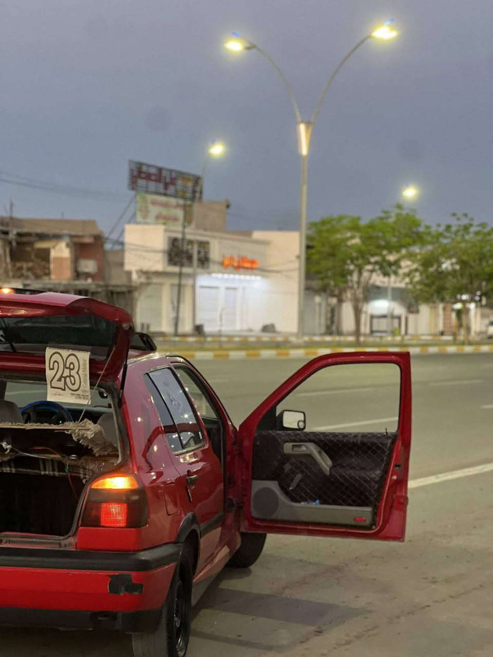 كولف نفخ موديل 1992 رقم سليماني دولي منتهي من 25 شرت تحويل كير محرك بشرط كير عادي صدر تايرات كهربايات حداديه كوله بشرط بدون الف دينار مصرف پاور سلايت قفل مركزي منضومه زنون صالنصه رياضي سعر 35 مكان كركوك رقم هاتف *********** كركوك, العراق
