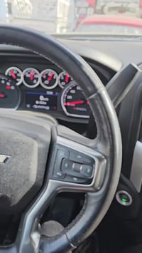 مركز العالميه شاشات  وكامرات وكاله  جمله مفرد  جميع انواع السيارات  07...