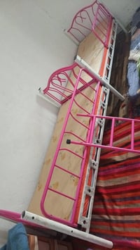 جرابي طابقين سعرهن ٧٥ وبيهن مجال   الشراي يتصل على هذا رقم ٠٧٨٠٥٤٤٦٤٢٨