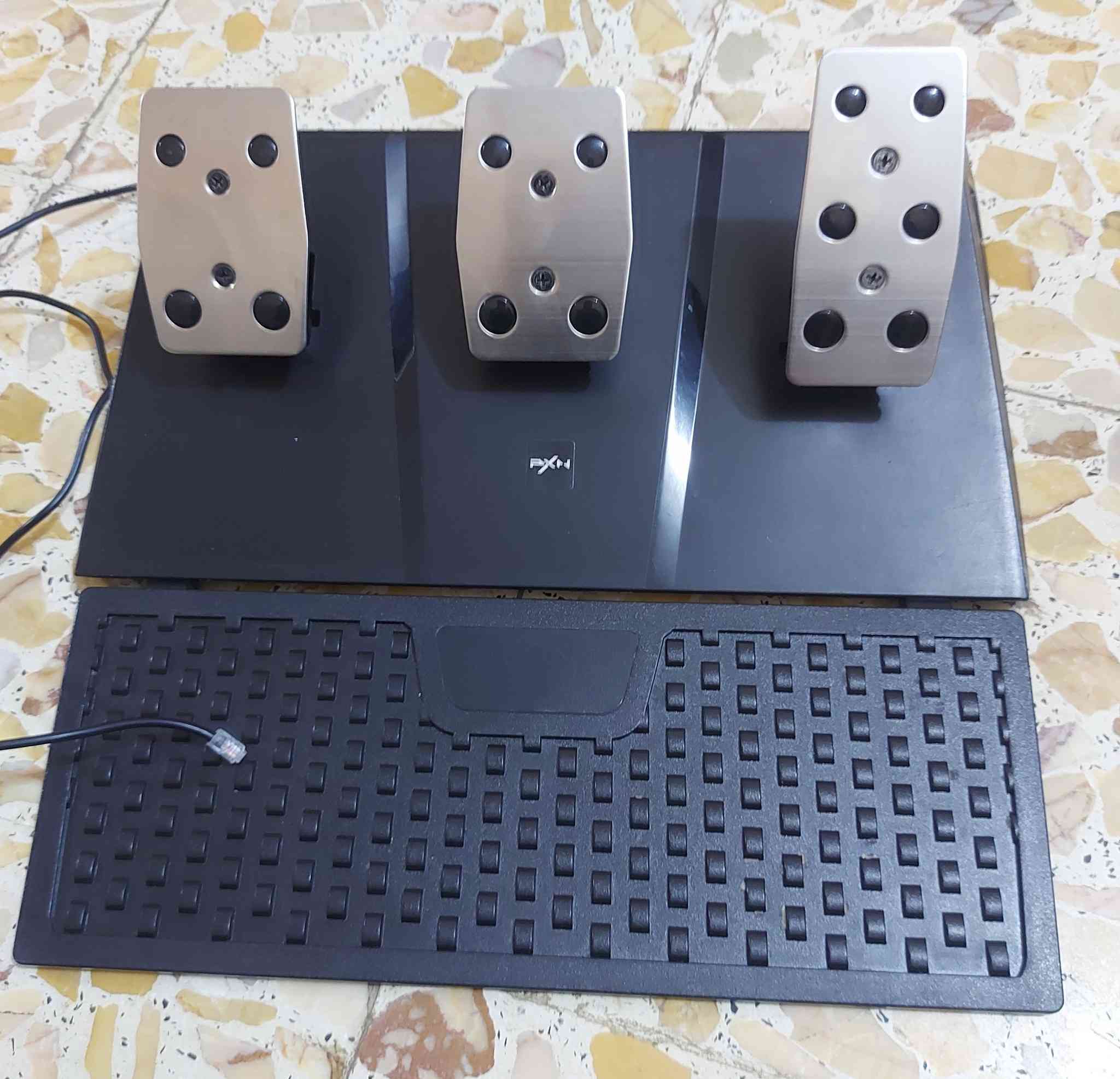 دركسون كامل مستخدم قليل باله خليجي pxn V9 كامل الملحقات
٥٠ مع التوصيل


**إذا كنت صاحب هذا الإعلان وتريد حذفه لأي سبب، رجاءا أرسل رسالة إلى الدعم الفني**