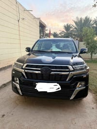 لاندكروزر • ٢٠١٧ • ٨ اسلندر