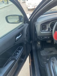 جارجر ٢٠١٦ sxt فول مواصفات عده الفتحه سياره جاهزه اي نقص مابيها  صدر ا...