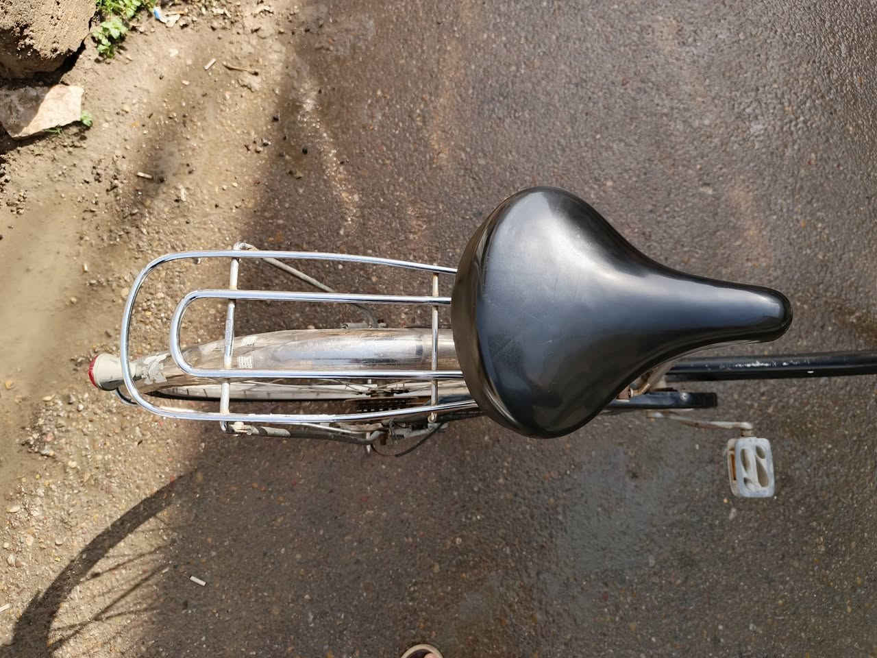 السلام عليكم، بايسكل بناتي قياس 27 باله
رقم شاصي
 بريكات امامي خلفي شغال
لايت داينمو امامي شغال
تايرات جديد
سرج جديد جلد
جرس
قفل مع مفتاح
ستاند جديد

للتواصل خاص ماسنجر او واتس اب ***********
السعر 80 وبي مجال
