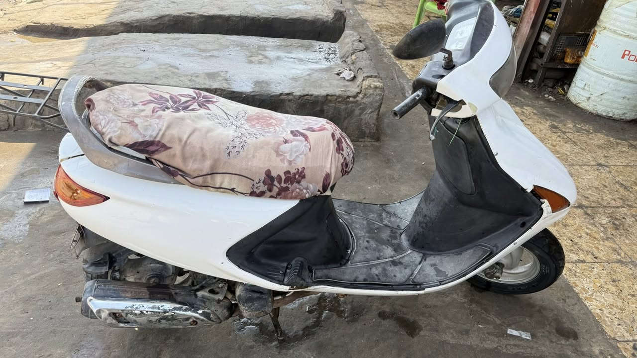 دراجه فراشه البيع دراجه نضيفه كله شغاله سعره 200وبيه مجال مكاني شاميه شراي تصل ***********
