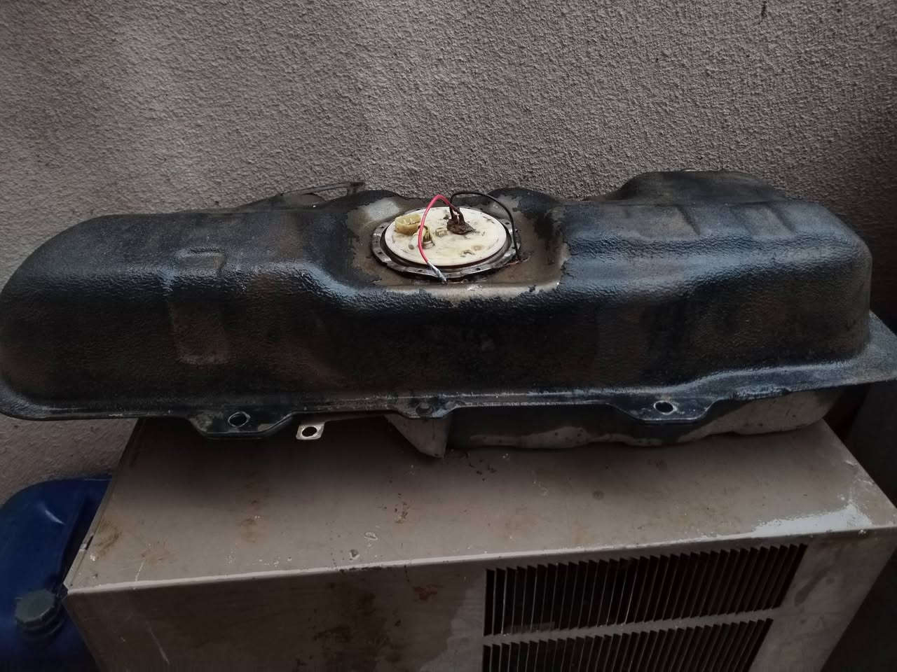 خزان بانزين مال كيا ريو ٢٠١٠ أمريكي للبيع شرط ما بي شي ولا لحيم ***********
