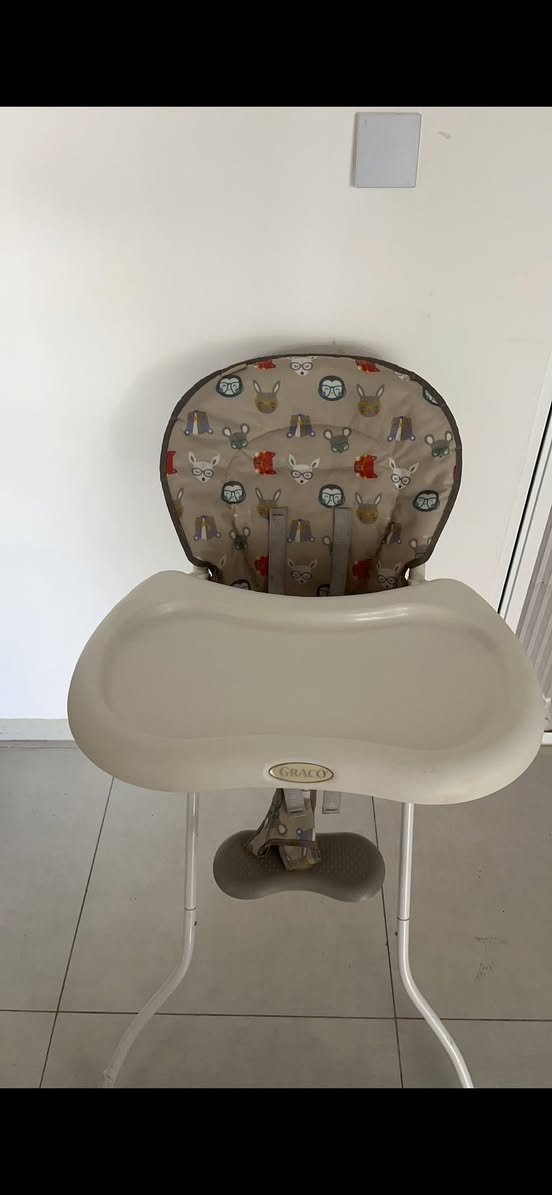كرسي طعام اطفال ماركة امريكي Graco استعمال قليل جدا و نظيف جدا
سعر الشراء ١٢٠$  
وببيعه ٥٠ الف


**إذا كنت صاحب هذا الإعلان وتريد حذفه لأي سبب، رجاءا أرسل رسالة إلى الدعم الفني**