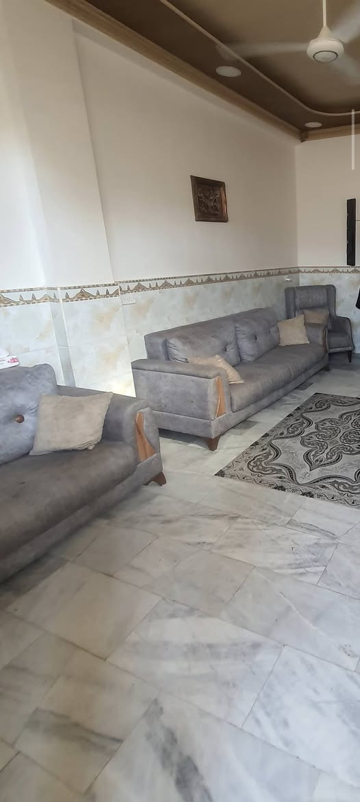 للبيع ..تخم قنفات تركي 10مقاعد خشب زان سرير قلاب مع تچوات 6 وكوشات 8 مع غطوة كاملة للتخم السعر ب450 للاستفسار الاتصال على الرقم ***********
