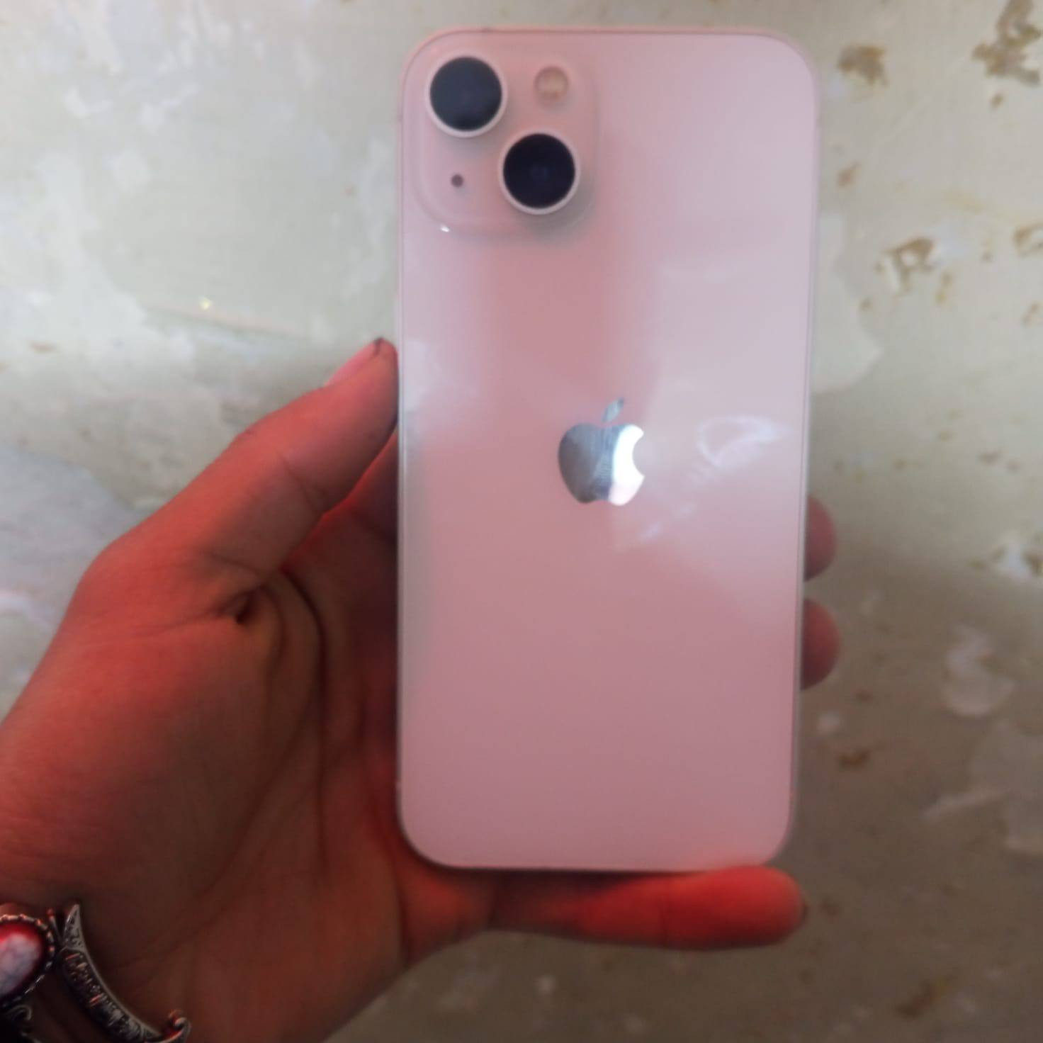 ايفون 13 عادي شرق اوسط دبل سيمكرت انتبه مو تك بطاريه 89 شخط مابيه الجهاز ذاكره 128  رقمي *********** مكاني مدينة صدر
