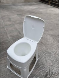 مقعد غربي • بلاستيك قوي • توصيل مجاني