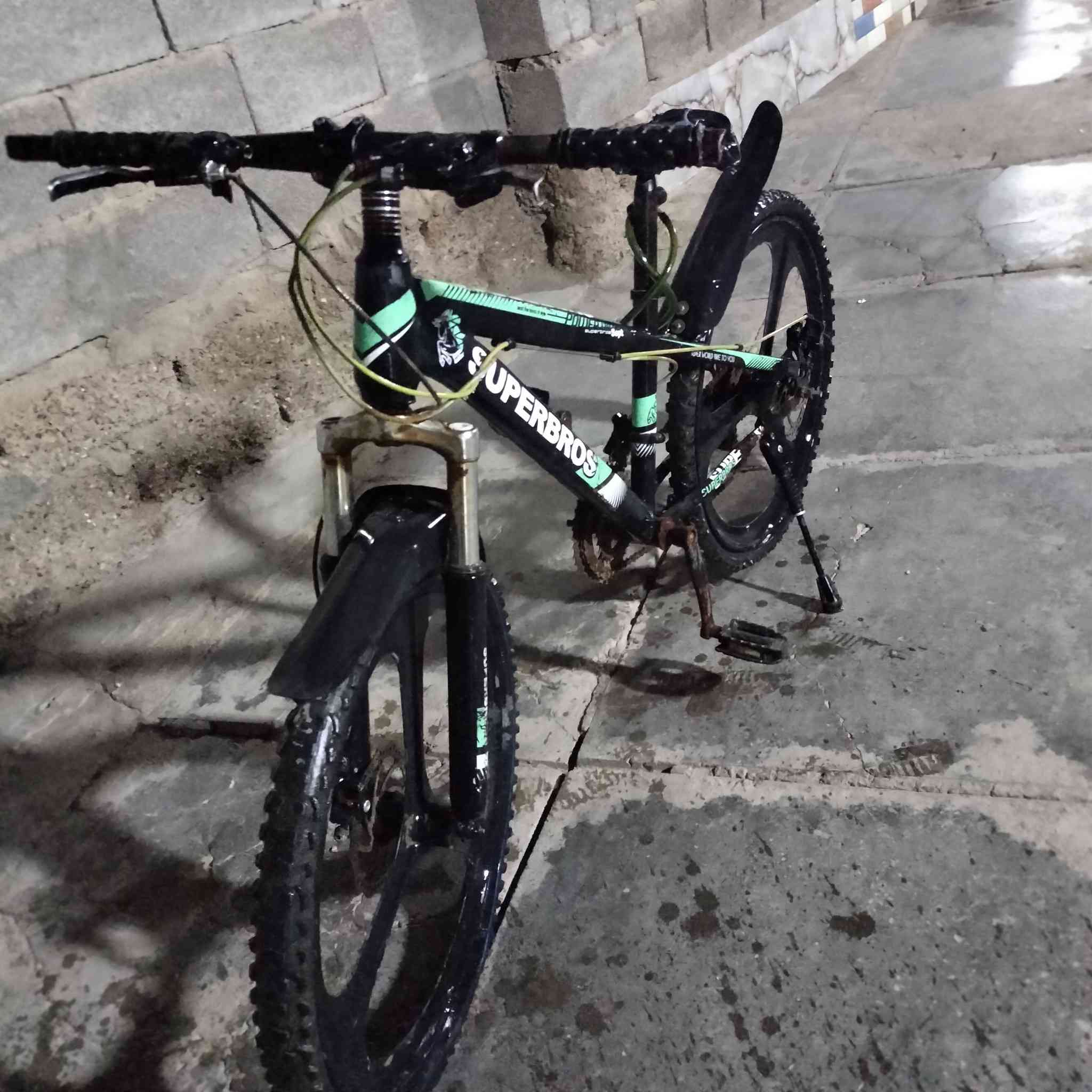 للبيع بيسكل متروك للبيع شراي يجي خاص سعر 50وبي مجال لطيبين


**إذا كنت صاحب هذا الإعلان وتريد حذفه لأي سبب، رجاءا أرسل رسالة إلى الدعم الفني**