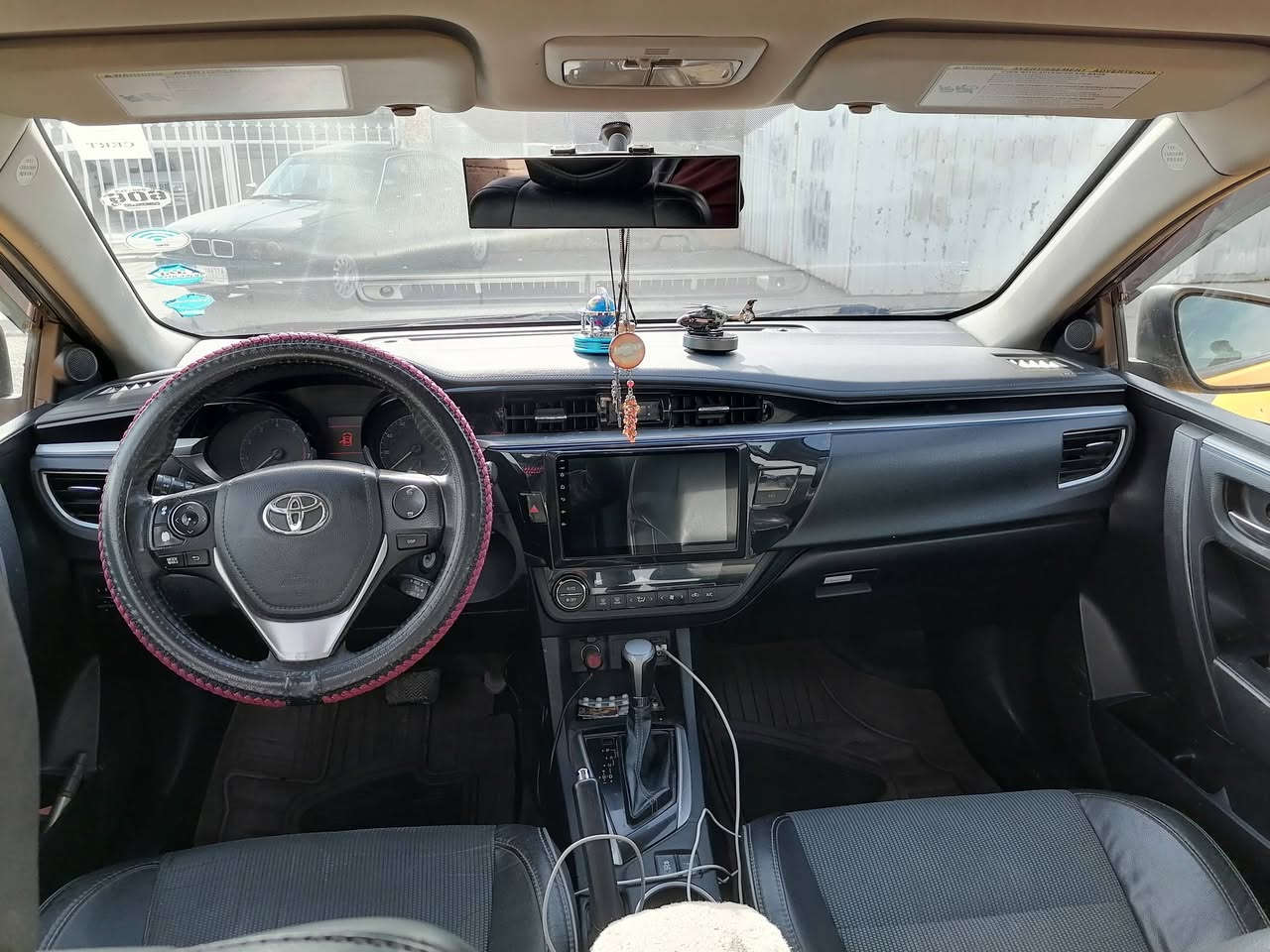 كورلا 2015  .. S..
نظيفه حييل منضومة غاز دفتر بانزين 
رقم كركوك سنويه لل 27 
ضرر فقط جامرلق خلفي.. 
صاحب السياره ***********
