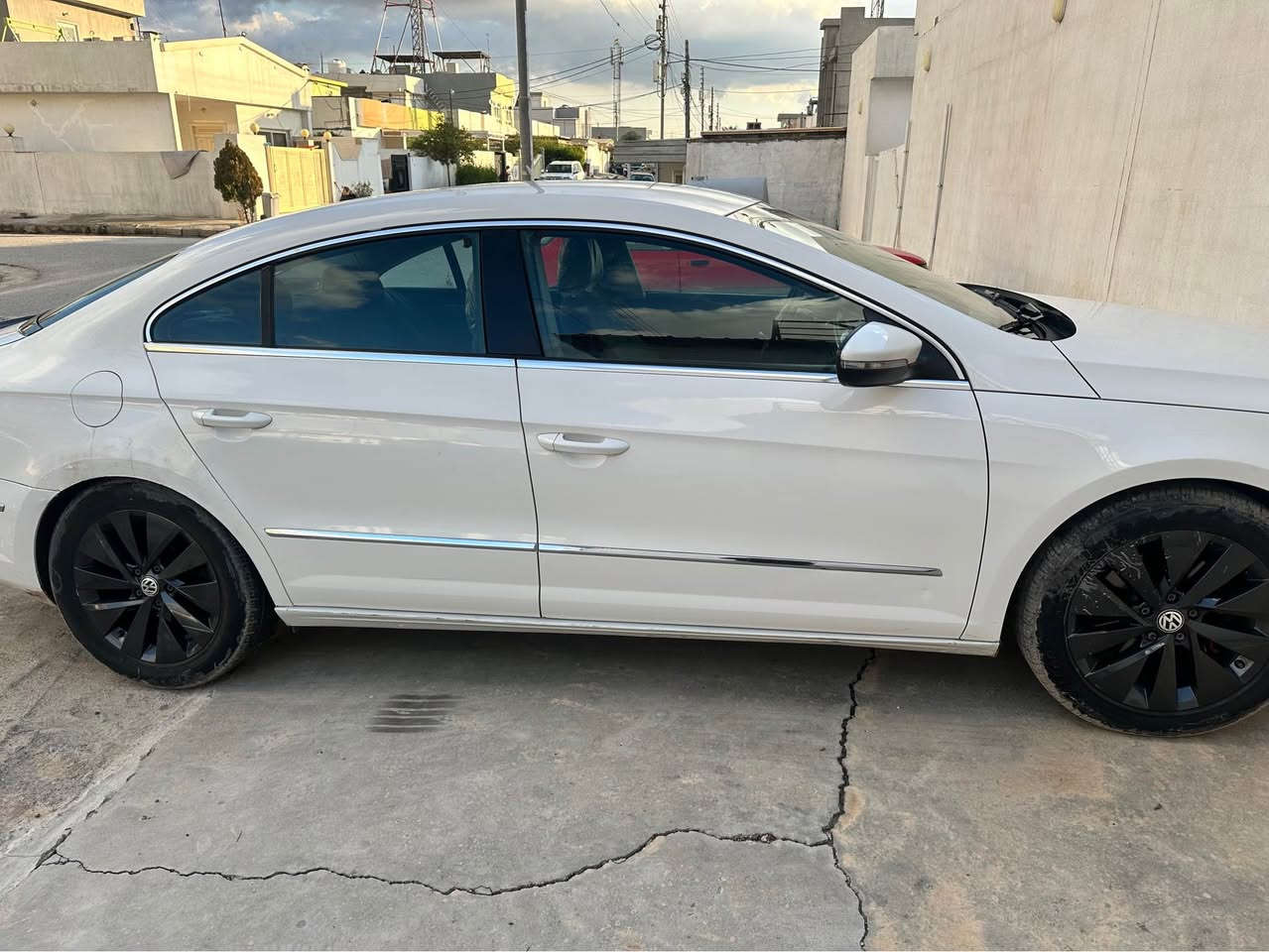 Passat cc 2010
2 parcha boyax 
Be zhore
Makina 1.8 turbo marxub
Sayaraka 650 dolar xaramay lasara 
*********** أربيل, العراق
