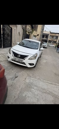 نيسان فيرسا 18 بسمي رقم والسنويه جديده السياره ماشيه 67 الف بيه مكانات...