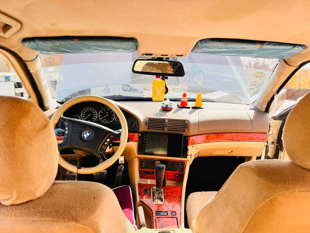 السلام عليكم سياره بي ام دبليوه صقر مودل 96مكينه 8اصل 40كفالة رقم سليمانيه مدور ثاني  سعر 85بيه مجال بصيط ***********
