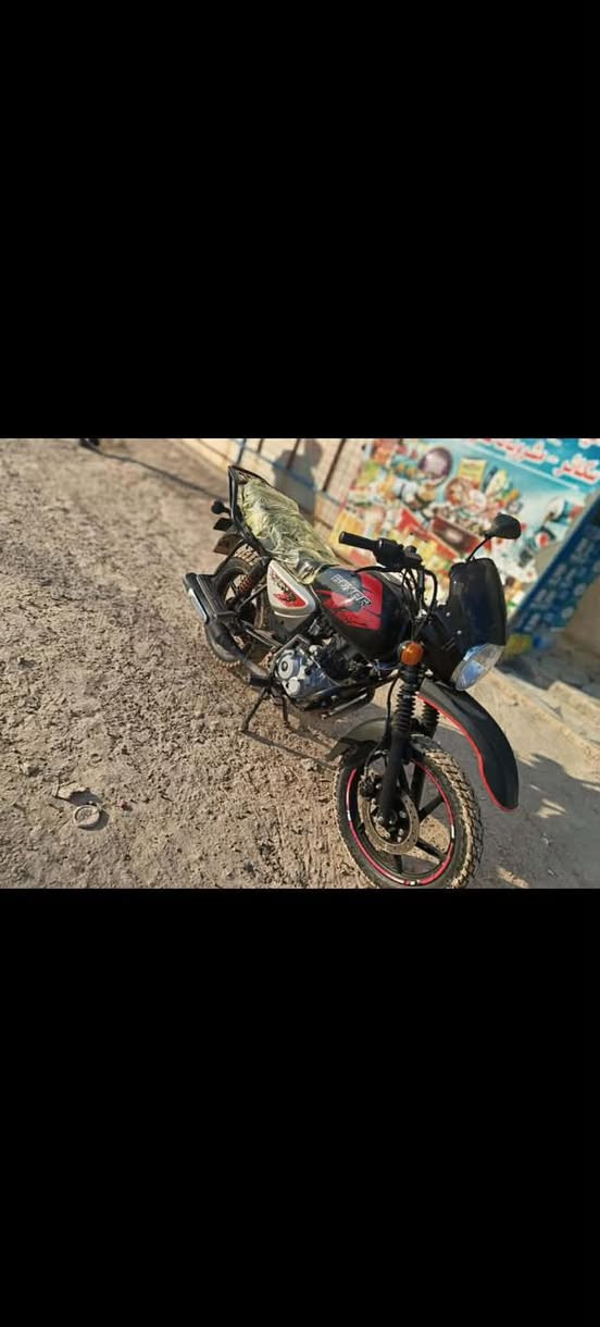 السلام عليكم دراجه بوكسر جبلي  مديل 2022 مكينه ما مفتوحه دراجه بيه فقط لاستيك ولف دراجه جاهزه تايرات جدد مكاني 
سعره (1150 ) بيه مجال حك الجيه النهروان رقمي ***********
