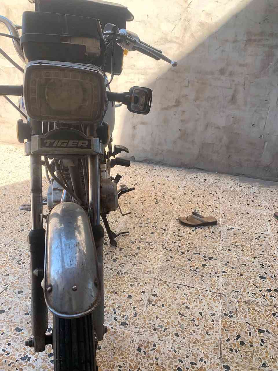 سلام عليكم ماطور تايكر ٢٠٢٠ الماطور يعاوزه ترتيب ومفتوح معمر مره وحده الشراي يدخل خاص او واتساب *********** سعر 250قفل  عنون موصل حي صدام
