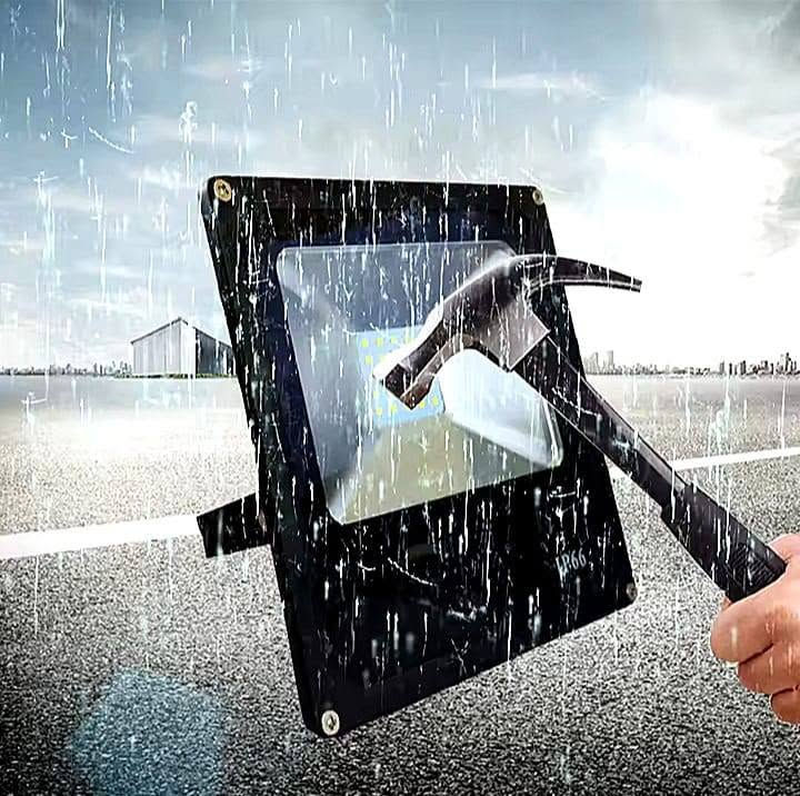 بروجكتر حجم كبير وثقيل بقدرة 100 واط مقاوم للماء والغبار مصمم للإضاءة الخارجية مثل الحدائق والساحات 
يتميز بهيكل من الألومنيوم وغطاء زجاجي حراري  
تصنيف الحماية: تصنيف IP65 أو IP66 يعني أنه محمي من الغبار ورذاذ الماء
السعر/30 الف


**إذا كنت صاحب هذا الإعلان وتريد حذفه لأي سبب، رجاءا أرسل رسالة إلى الدعم الفني**