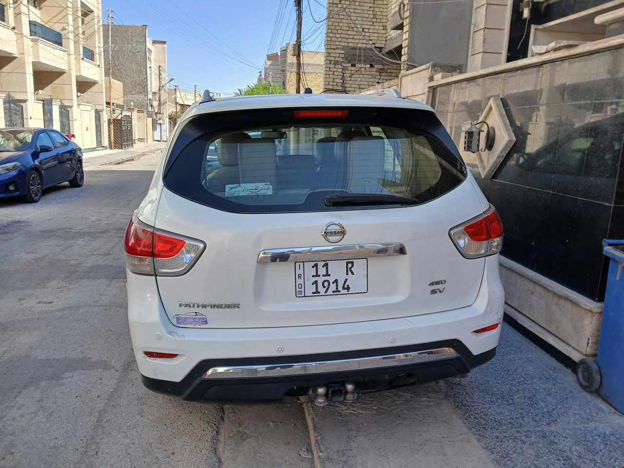 نيسان بافندر ٢٠١٣ خليجيه فول ١/١ بيها بس باب السايق صبغ
السياره كامله مابيها اي نقص والسياره باسمي رايدها ب 125 ورقه مكاني بغداد السيديه

***********
