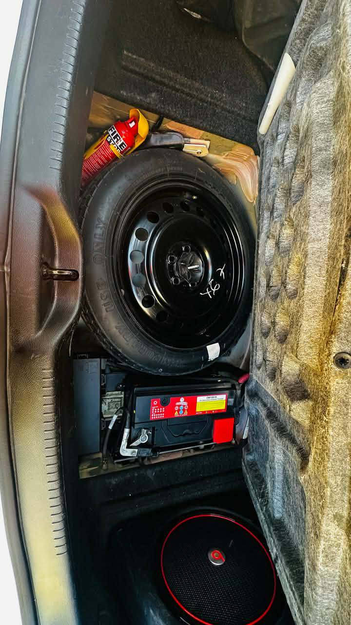 سلام عليكم سياره أوباما للبيع سياره كفالة عامة ماعدى
 الدعامية الامامية صبغ
 وارد كندي كفالة
 عداد 260 S
موديل 2017
السعر 275 وبية مجال حك الجية 
رقم موبايل ***********
