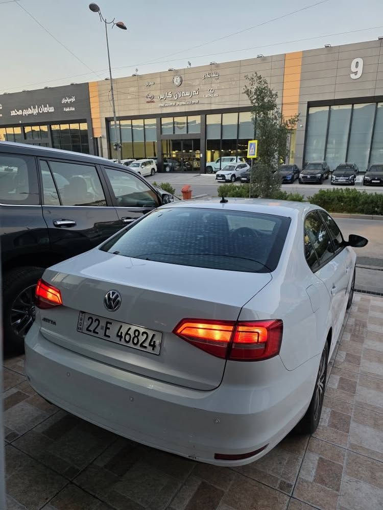 جیتا 2016 مەکینە 20ی مواسەفات خەلیجی
گێڕ و مەکینە و تەبرید بێ کێشەیە.
106,000 میل ڕۆیشتووە.
- دەرگەکانی لای سەکن قۆپانەوەکی بەسیتی هەیە
- سەیارە هیچ پارچەک و سبوغی نییە.
- سعری ١١٥ وەرەقە
- ت.ب گۆڕینەوە ناکەم أربيل, العراق


**إذا كنت صاحب هذا الإعلان وتريد حذفه لأي سبب، رجاءا أرسل رسالة إلى الدعم الفني**