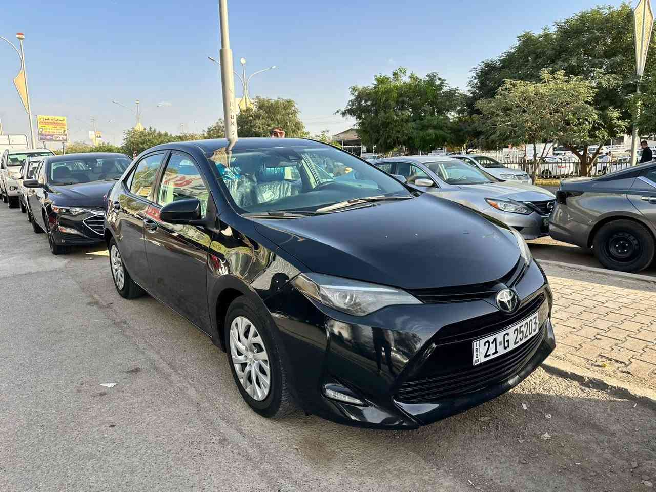 كورلا  Le 2017 
السعر 133
ضرره فقط بونيد بدون دواخل 
رادار شغال 
گير محرك شرط مامفتوح 
ماشي 97 الف 
سنويه جديد دفتر بانزين  موجود
***********
