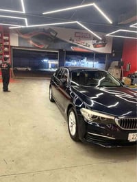 خليجي BMW 520i  مكينة 2.0 تون تيربو  سيارة جاهزة من كل النواحي باسمي ب...