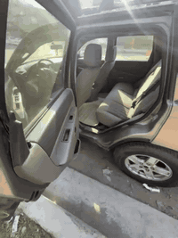 سلام عليكم
جيب لاريدو 2006 
كهربائيات جاهزه
كير جديد شاد
ضفيره مكينه جديده 
تخم تابر 
لايتات جدد
سياره جارده
السعر 70 بيه مجال 
***********
