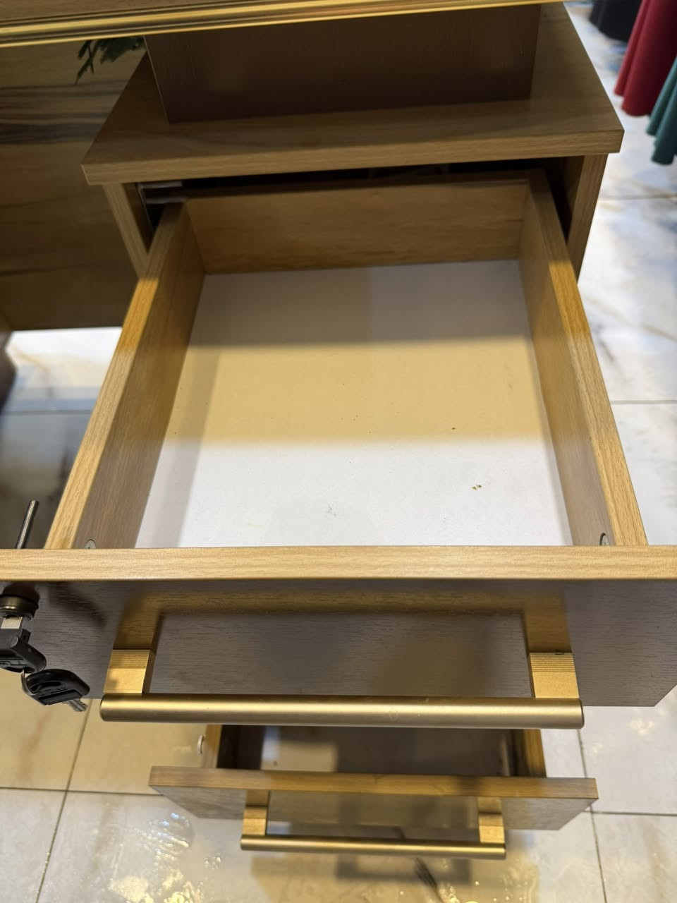 ميز مستعمل للبيع 
كربلاء
***********
