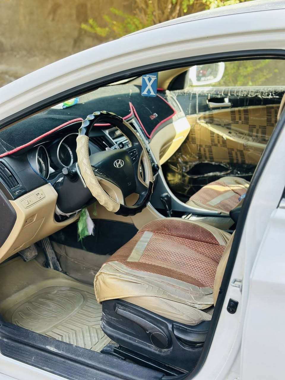 السلام عليكم
سوناتا موديل ٢٠١٣ خليجي ابيض 

محرك ٢٤٠٠ دوش 

رقم نجف بأسمي سنويه جديده 

تحويل مباشر 

السيارة كفاله عامه عدا ربع الجاملغ الخلفي بي صبغ 

موضح بالصور 

كير ومكينه مكفول 

مكانها/ بابل ~القاسم 

السعر ١٢٥ بي مجال بسيط 

***********
