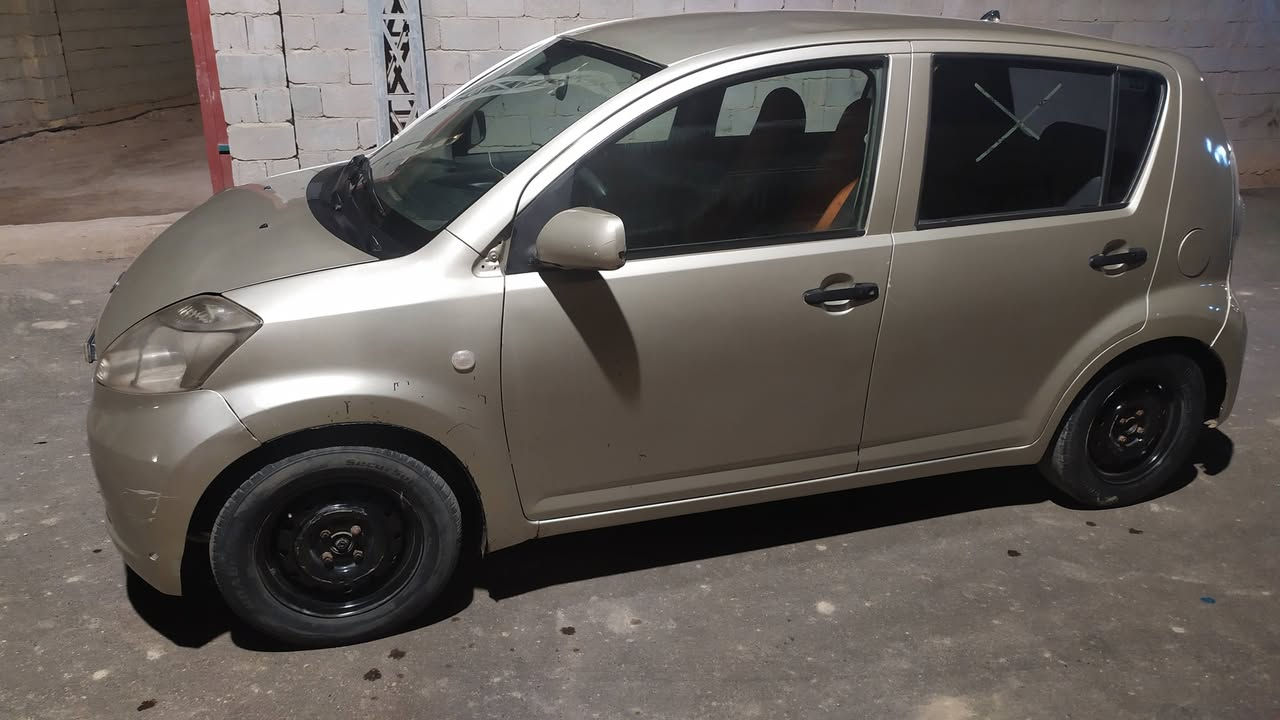 السلام عليكم دهادسو 2006 السياره مكفوله كفاله عامه فقط صبغ للجماليه محرك وكير كارتون حداديته وكهربائيات كله شغاله وتمام سنويته بعده مامنتهيه النهاية 26 سياره خير من الله رقمه واسط مكاني ناصريه المركز سعره 42 وبيه مجال 
انه مكلف بالنشر هذا رقم صاحب السياره 
***********
