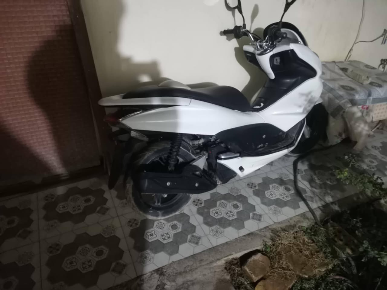 بي سي اكس جيل اول نضافه فول
حساس ستان شغال
حساس ازدحام شغال
حساس عطل شغال
دراجة كامله من كلشي
نقص فقط تايرات تعبانه شويه
السعر مليون ٢٥٠ وبيهة مجال شي بسيط رقمي ***********
