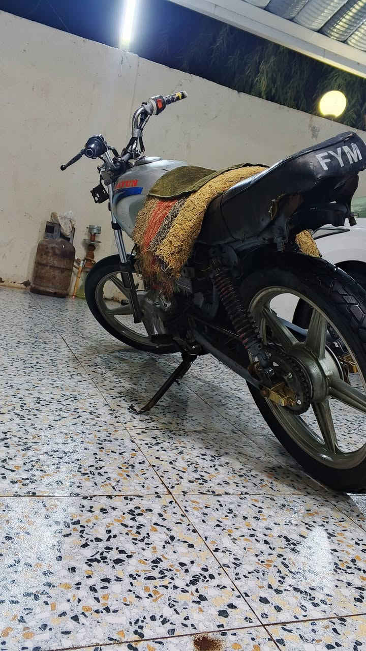 سلام عليكم دراجه فيوم موديل 2008تخم تايرات غراض كلهن جدد ضفيره شغاله سلف شغال عوزه باتري محرك فول((دراجه نااشف))مكاني كربلاء اطويريج لشراي يجي خاص او اتصال ***********
