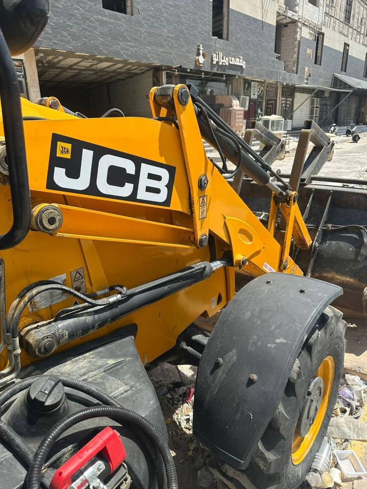 للبيع
2012 كير عادي مكفوله فول مواصفاته سلايتات 
جاهزه من كلشي 
المكان السماوه 
***********
