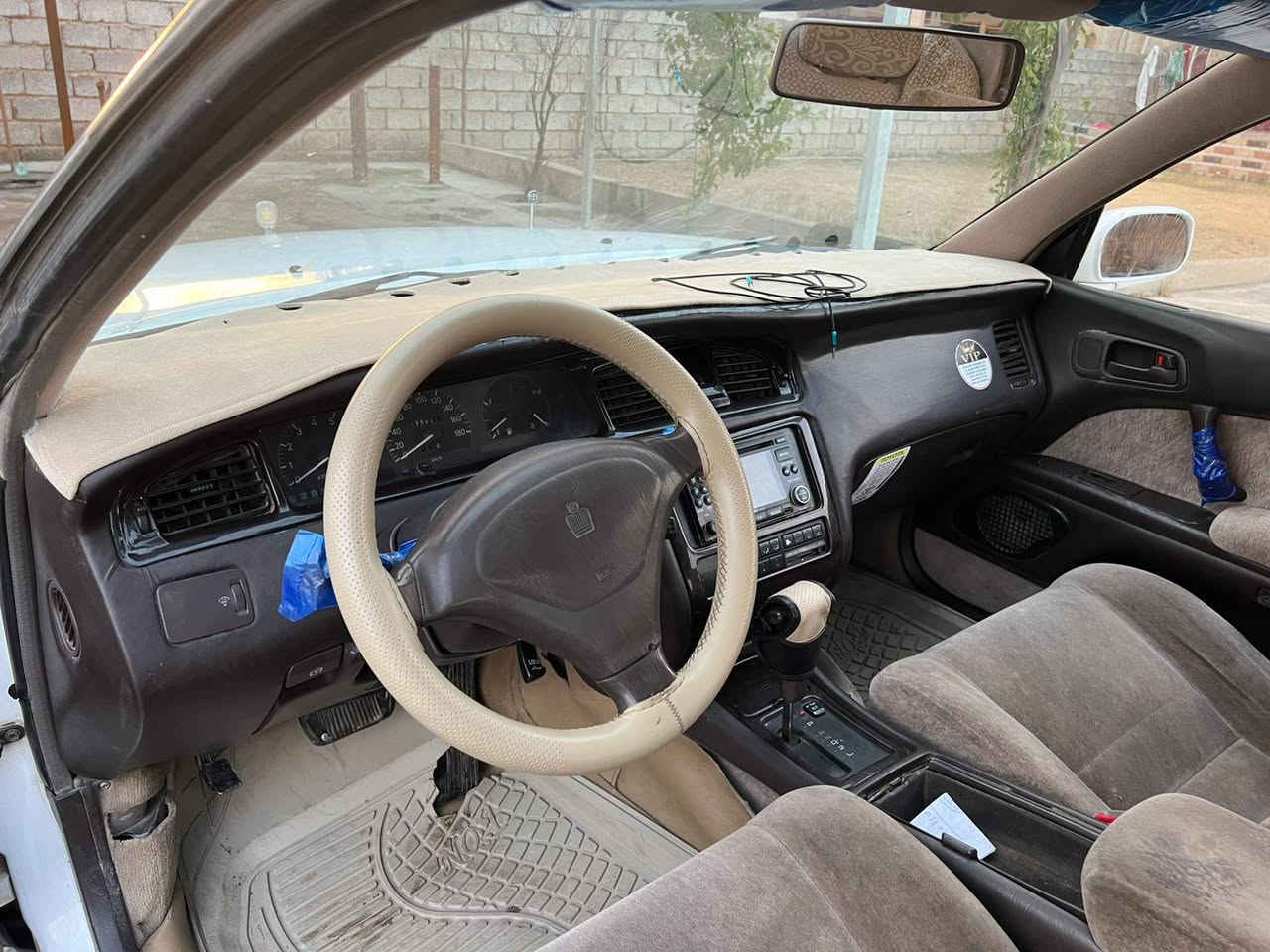 السلام عليكم سياره بطه منفصل للبيع موديل 1993 رقم صلاح الدين دولي بسمي 
محرك كير 3000 شرط تدفئه تبريد شرط 
صدر تايرات كلو نضيف بدون صبغ بدون كص شرط سعر 72 وبيها مجال قليل
اتصال ***********
