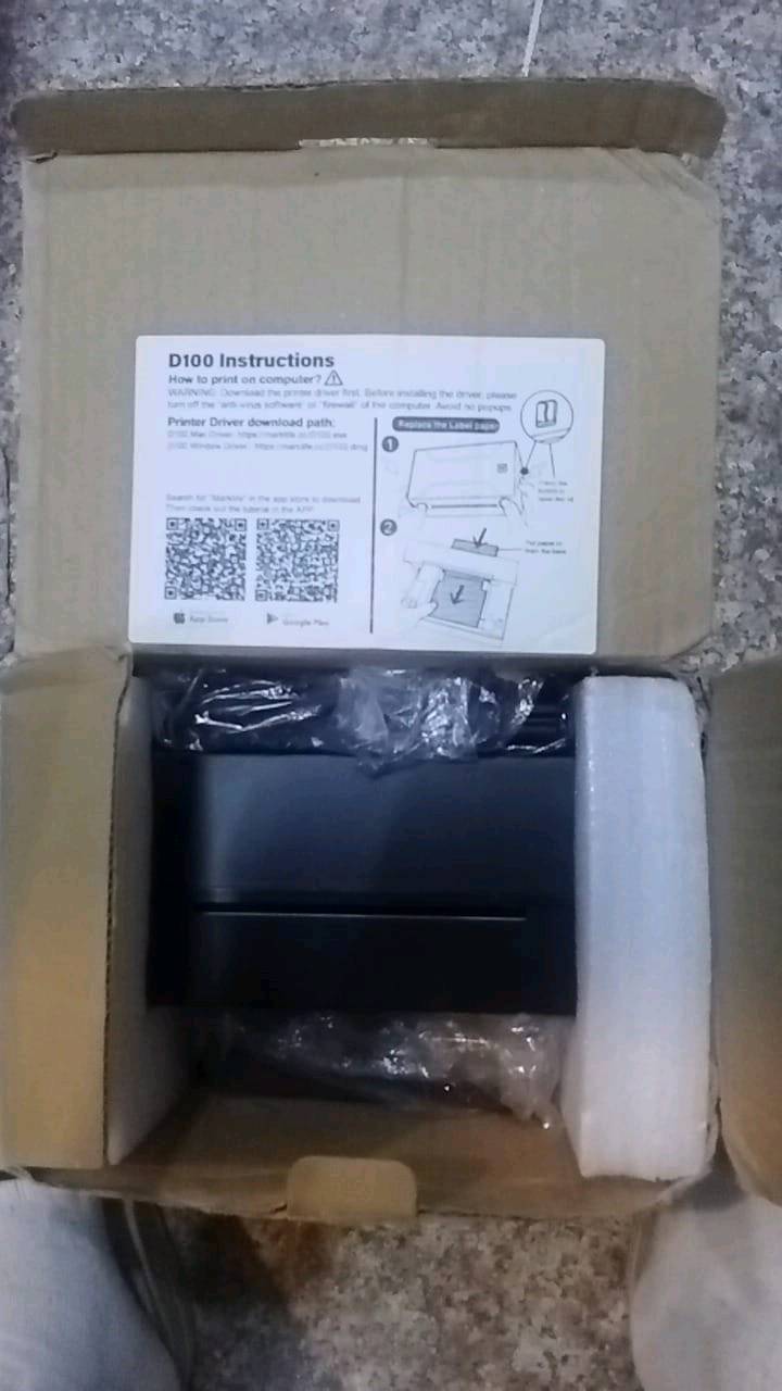 طابعة صور محمولة HPRT MT53 أصلية
ماركة معروفة بجودة الطباعة والاعتمادية
🔹 تقنية الطباعة: ZINK (بدون حبر)
🔹 الربط: بلوتوث
🔹 تدعم: Android و iOS
🔹 حجم الطباعة: 2×3 إنش
🔹 دقة طباعة عالية
🔹 بطارية مدمجة قابلة للشحن
✅ تطبع الصور مباشرة من الموبايل خلال ثواني
✅ حجم صغير وسهلة الحمل
✅ مناسبة للهدايا، الذكريات، الرحلات والمناسبات
📦 الحالة: شغالة 100%
📦 تجي ويا الكارتون الأصلي وجميع ملحقاتها
📦 مجرّبة وجاهزة للاستخدام
📩 للمراسلة والاستفسار خاص
سعرها الف45 وبيها مجال للشراي
يتوفر توصيل لجميع محافظات العراق 5 الاف فقط