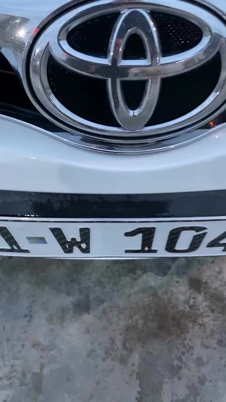 افلون  ابيض صدفي باب سكن فقط مرشوش اثر شخط والباقي مكفول رقم بغداد انكليزي بااسمي موديل 2013خليجي فول مواصفات لمتد تدفئه تبريد كشنات حساسات امامي خلفي   لايت  زينون سلايد روف برده خلفيه  ثلاثه انضمه قياده سياره جاهزه مناقصها اي شي. مكان كركوك للاتصال ***********///***********.  السعر١٨٩
