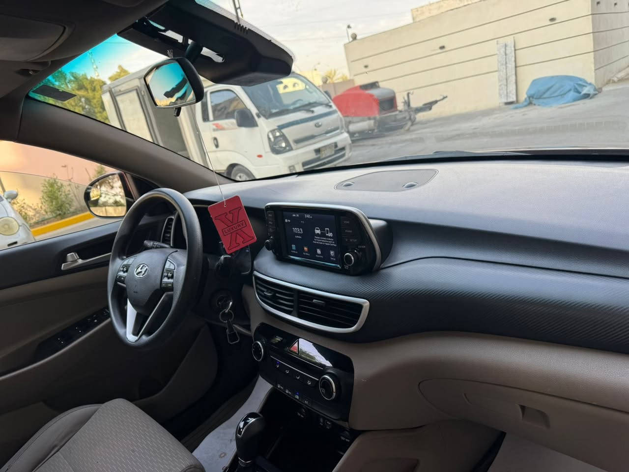 سلام عليكم 
توسان وارد امريكي 2019
حادث امريكا جاملغ امامي
بالعراق بيهة 3 قطع رش صبغ
بدون اي دواخل
ماشية 80 m
السعر 140 ورقة المكان بغداد السيدية
***********
