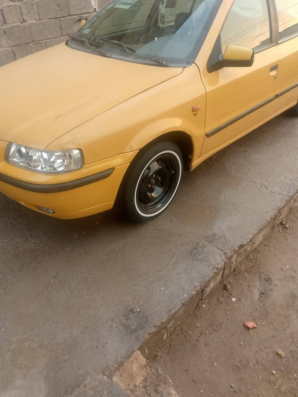 السلام عليكم ورحمه الله وبركاته سياره سمند للبيع 2012 رقمها واسط وتحويل وين ماريد باي مكان تتحول سيارة كرستال بلادي جاملق وبنيد مبدل تخم تاير جديد وصدر جديد حداديه جديده دوشمه عامه السعر 32وبيها مجال السنويه صاقطه تأخذ صافي الاتصال ***********
