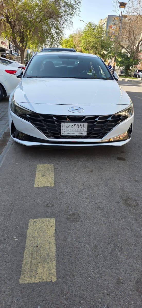 ‏السلام عليكم....Hyundai Elantra 2023 خليجي للبيع
‏السياره كلش حلوه ونضيفه السياره كير ومحرك مكفول كفاله عامه السياره بغداد
‏المواصفات.
‏بصمه تشغيل
‏بصمه ابواب
‏تشغيل عن بعد
‏مري شفط
‏محرك2000دوش
‏فتحه سقف
‏شاشه كبيره
‏لايت Led
‏شاشه تدعم Android Auto) (Apple CarPlay
‏حساسات اربع جهات
‏نضام مراقبه الاطارات
‏تبريد قطعتين ثلج
‏اشاير بل مري 
‏حساس لايت
‏3 انضمه قياده 
‏تحكمات ستيرين 
‏مري شفط
‏نضام ترحيب
‏السياره فول مواصفات فول الفول
‏. . . . . . . . . . . . .
‏بيه ضرر بل جنطه على البارد والباب السايق شويه صبغ على كد شبر وجاملغ ايسر على البارد
‏السياره كلش حلوه احلى من الصور
‏مكان السياره بغداد السعر 140 وبيه مجال
‏لل استفسار ***********
‏
‏
‏
‏
