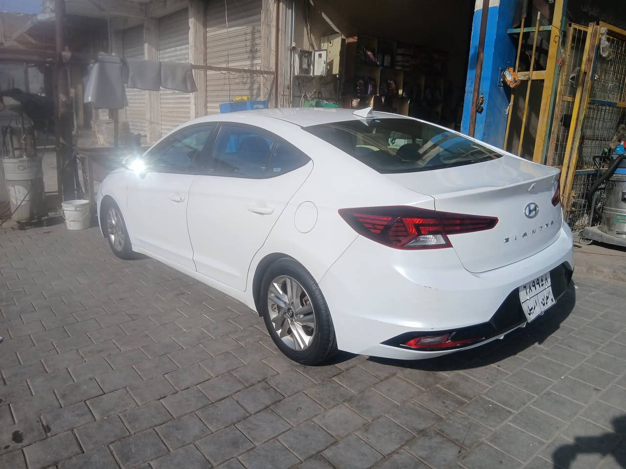 الانتره موديل ٢٠١٩ اربيل  ماشيه ١١١ الف
بيها  طخات  بصيطه  فقط  ايرباك  برده  بيها   
كامله من   صدر كير اي تي 
 رايدها  ١٠٧ وبيها  مجال  قليل  
***********
***********
بغداد حي اور
