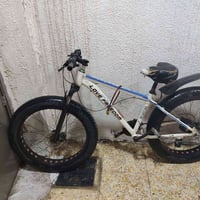 بايسكل دبابه جبلي حجم 26 نضيف للبيع يتحمل وزن 150 كيلو السعر 100 الف و...