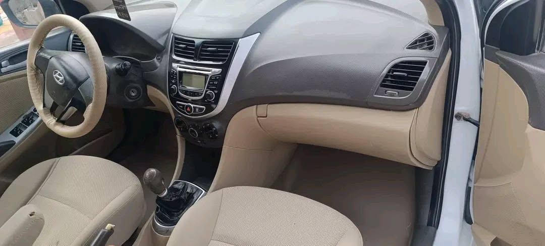 اكسنت 13 
كير عادي 1600 
جاهزه من كلشي حداديه وكهربائيات بدون ضربه السياره بيها بارد شي بسيط
مكاني الديوانيه دغاره
***********
سعرها 75
