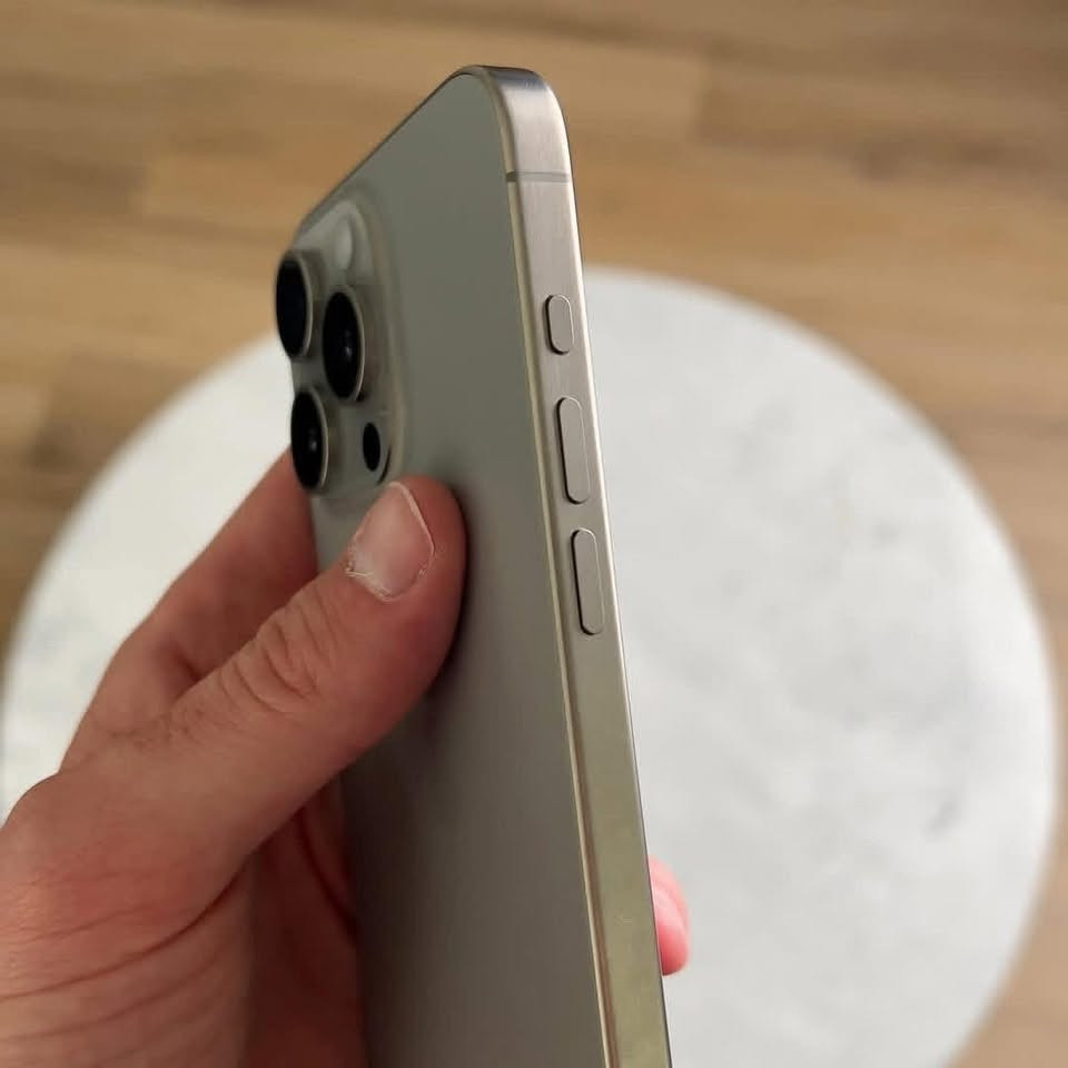 مستعمل
iPhone 15 Pro Max
بلا ذاكرة 256GB
بطارية %82

ديالئ بعقوبه 
سعر 
راسلني علئ هاذه رقم 
***********
