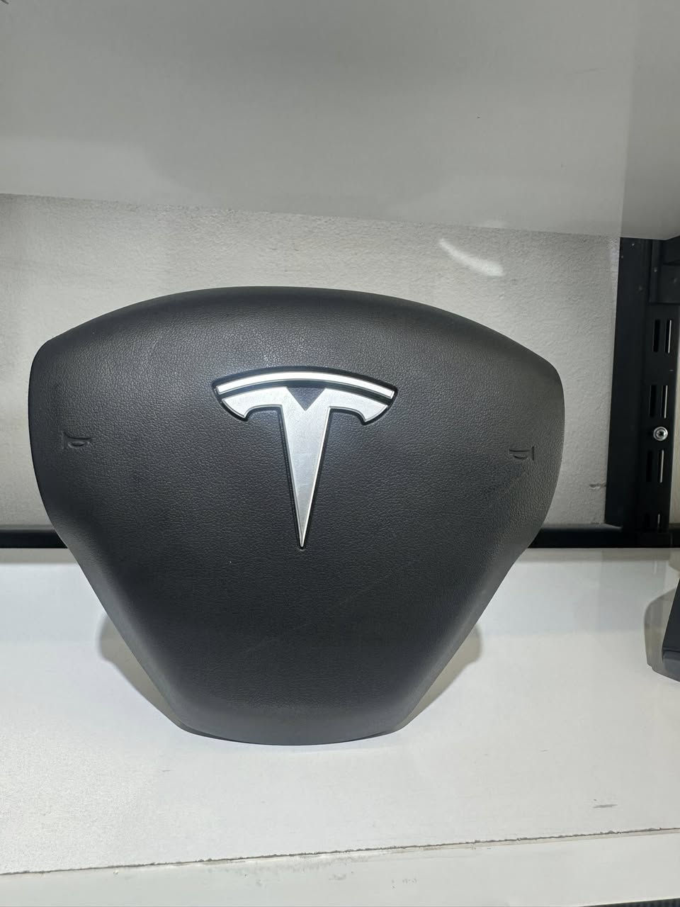 السلام عليكم 
تسلا الليث ev EV-Tech
نوفر لكم كل ما يخص تسلا اكسسوارات وقطع غيار 
بغداد الدوره الاثوريين 
يوجد توصيل كافه المحافضات 
***********
***********
