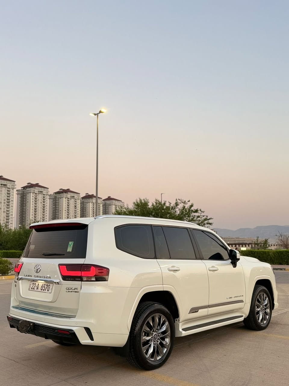 Toyota land Crusier GXR Limetid 2023
تۆیۆتا لاند کرۆزەر مۆدێل 2023 
ئەزیزان سەیارەکە بێ بۆیاخە دەعامی بۆ دەعامی بەشەرت
بۆیاخی نیە،سارد نیە

مواسەفاتی :
🔹بەصمە،🔹درگا بەصمە،🔹کوشن جلد.  🔹ناوزەرد🔹سڵاید،🔹تبرید مرکزی🔹،برێک بصمە،
🔹ئۆتۆ هۆڵد،،🔹ڕاداری لاکان و پێش و دوا 
🔹کامێرە ٣٦٠ دەرەجە،🔹ئاوێنە کارەبا
🔹هەردوو کوشنی پێشەوە کارەبا
🔹بەخی ئاو 🔹سەلاجە،🔹٣شاشە🔹سنوق جەک
🔹بلاجکتۆر🔹ئاوێنە ئیشارەت…چەندین مواسەفاتی تر

سەیارەکە زۆر جوان و تازە ماوەتەوە
گێڕ و مەکینەی بەشەرت 
سەیارەکە شوێنی لە سلێمانیە

نرخ:665$ مەجالی تێدایە
***********
