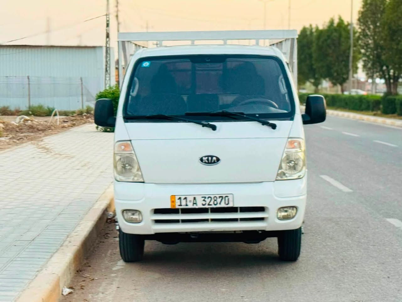 السلام عليكم
كيا فحل ٢٠١١ 
محرك ٤٠٠٠ مفتوح
رقم بغداد انكليزي 
تحويل مباشر
هزه جديده
حداديه جديده
مكينه وكير كفاله عامه
تخم تاير
تبريد تدفئه شغال
شاصي مكفول 
مكفوله من الصبغ عدى الي مأشر عليه بالصوره 
السعر ١١٠ وبيها مجال بسيط 
مكان السياره بابل الشوملي 
للأستفسار 
***********
