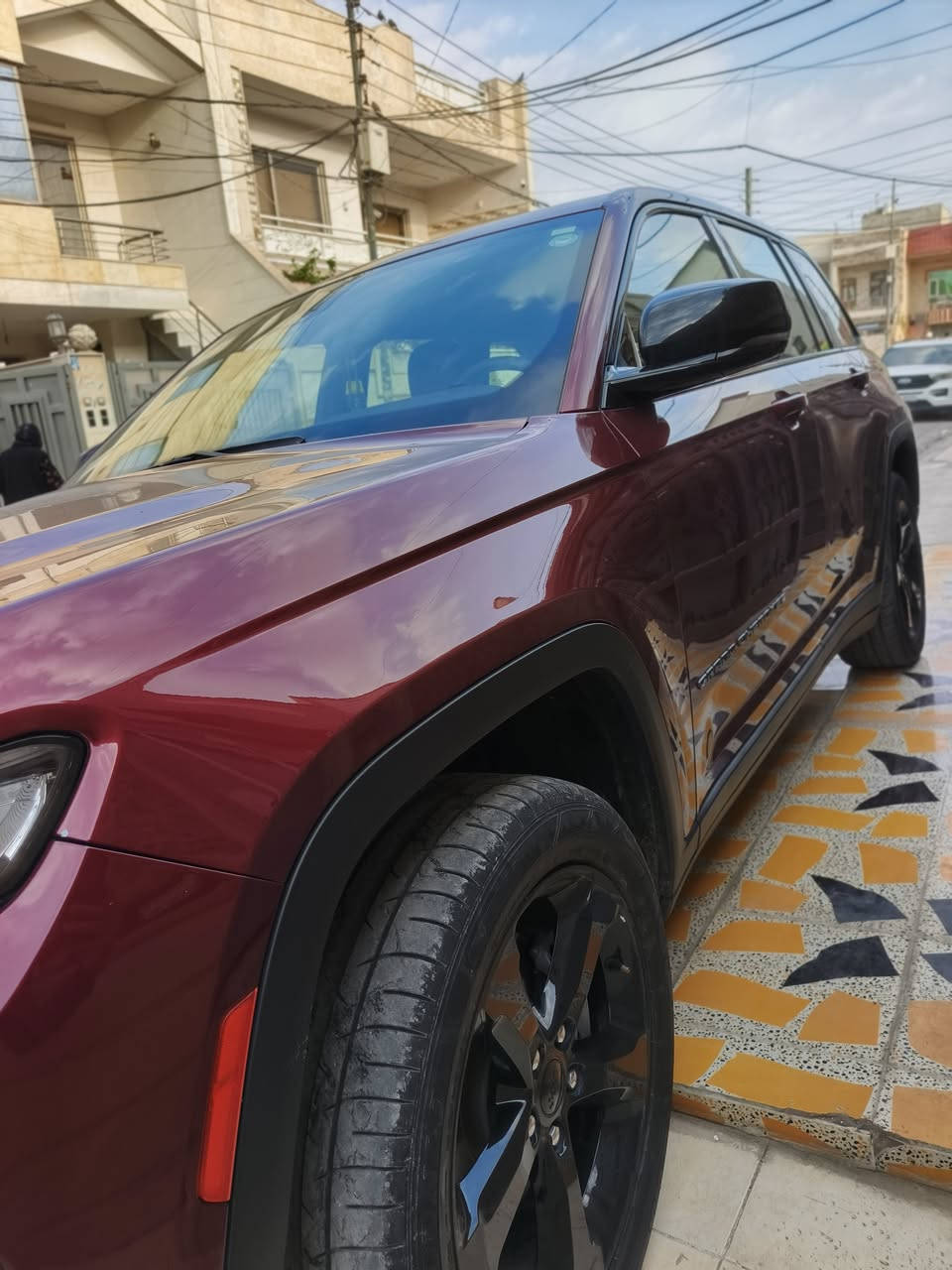 السلام عليكم جيب خليجيه وكال هارلم موديل2023 التيتيود بلاك ادشن.... سعر 34000 وبيه مجال
ماشيه ٨١ الف كيلو
 ***********
المواصفات :
* رادار امامي مع مانع تصادم . 
* تحذير الخروج عن المسار . 
* تحذير النقطة عمياء  .
* نظام تحذير عند التقاطعات. 
* شاحن موبايل وايرلس. 
* ويل قياس 20 انج .
* فتحة سقف . 
* لوحة القيادة بقياس 12 أنچ. 
* كير شفتر بالستيرن . 
* كاميرا خلفية. 
*شاشة كبيرة 10.1 أنج
* المصابيح الأمامية زنون .
* كشافات الضباب زنون . 
* دخول ذكي. 
* تشغيل عن بعد .
* الصندوق الخلفيي كهربائي .
* فرش المقصورة الداخلية من الجلد والشاموا .
* مقعد السائق كهربائي .
* المقاعد الأمامية تدفئة .
* حساسات خلفية . 
* مكيف خلفي . 
* تدفئة مقود القيادة . 
* مانع تصادم خلفي .
* بلوتوث تلفون . 
* محدد سرعة . 
* نظام التشغيل والإطفاء الأوتوماتيكي
