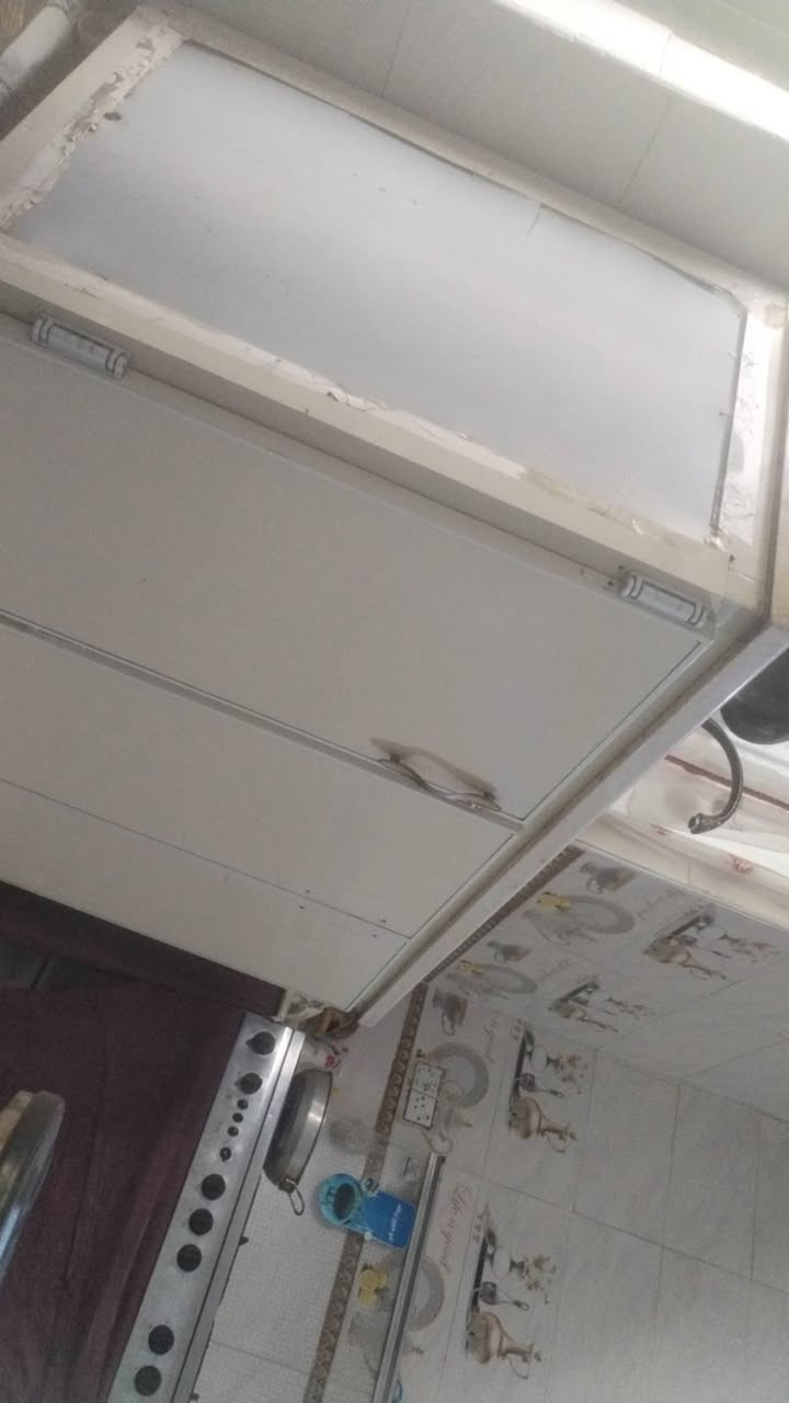 كاونتر مترين ونص وسنك مرمر 
ب 200 مكانة جبلة حي السلام


**إذا كنت صاحب هذا الإعلان وتريد حذفه لأي سبب، رجاءا أرسل رسالة إلى الدعم الفني**