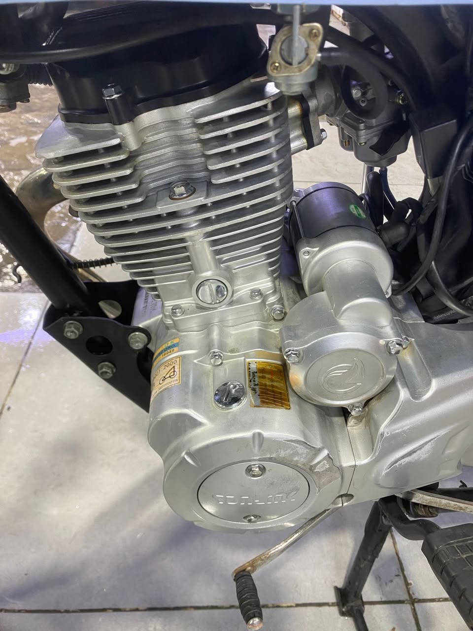 إيراني سونك 2024 دراجه انضف من نضيف مكينه مكفوله كهربائيات شغاله مال واحد ايروح بيه للدوام ويرجع ما متعوبه ما مشتغله دليفري ابد سعره 650وبيه مجال  مكاني شارع فلسطين مقابيل وزارة الداخليه مجاور المندلاوي للفحص رقمي ***********
